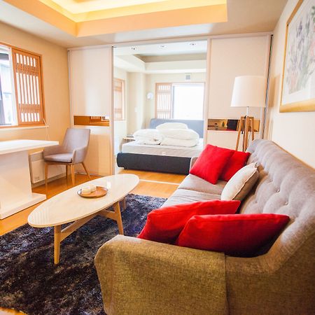 M Hotel Kucsan Kültér fotó